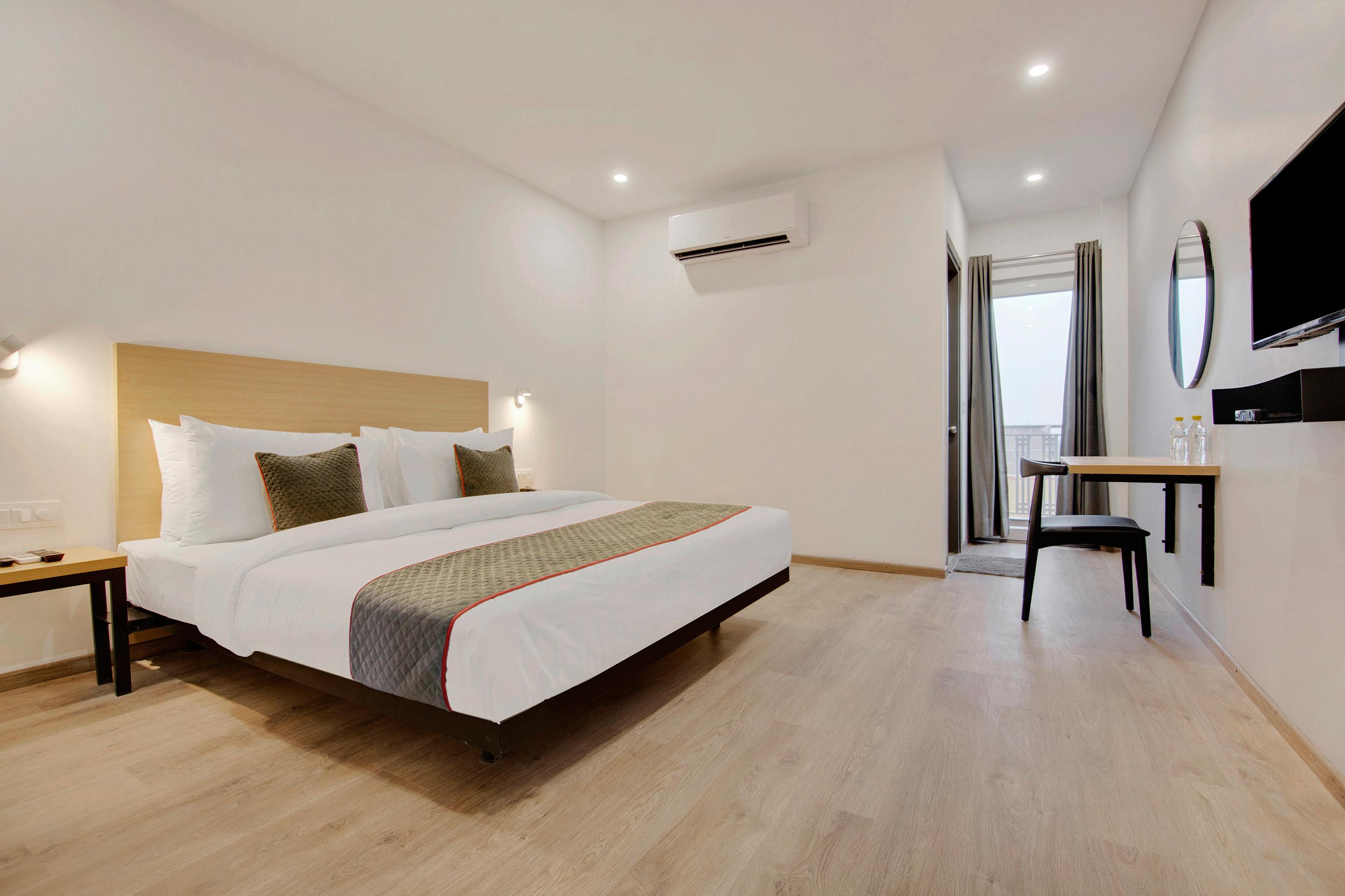 Townhouse Sector 49 Near Logix City Centre Noida Exteriör bild