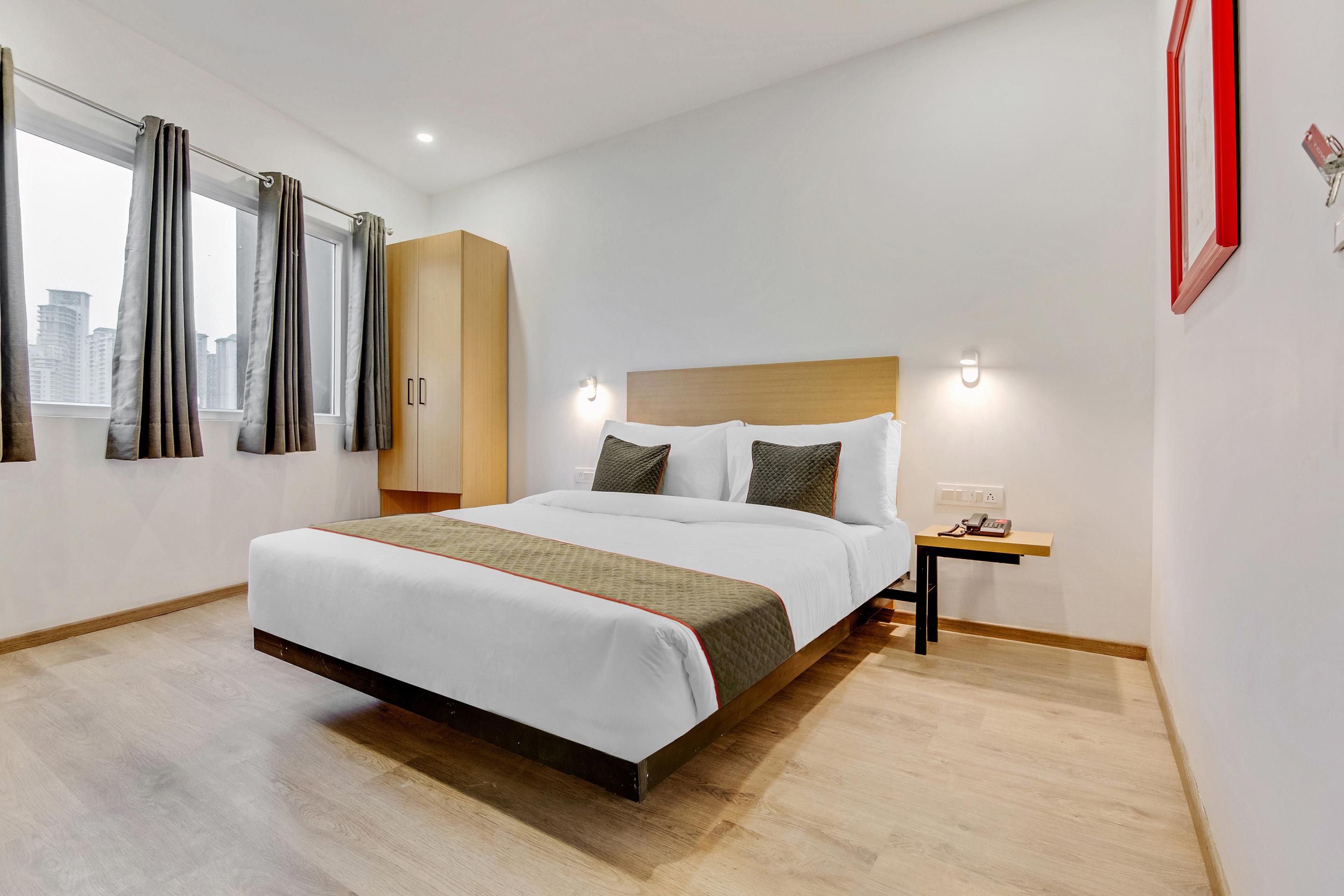Townhouse Sector 49 Near Logix City Centre Noida Exteriör bild