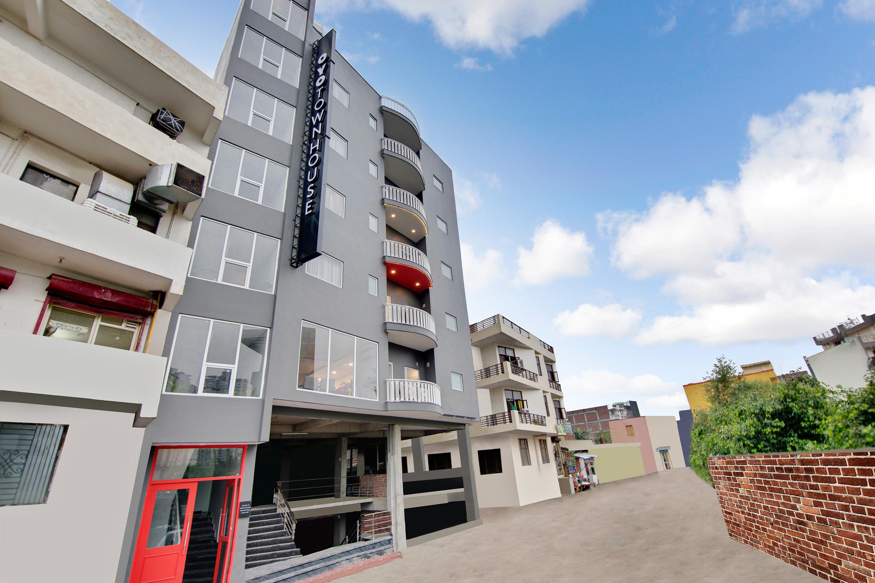 Townhouse Sector 49 Near Logix City Centre Noida Exteriör bild