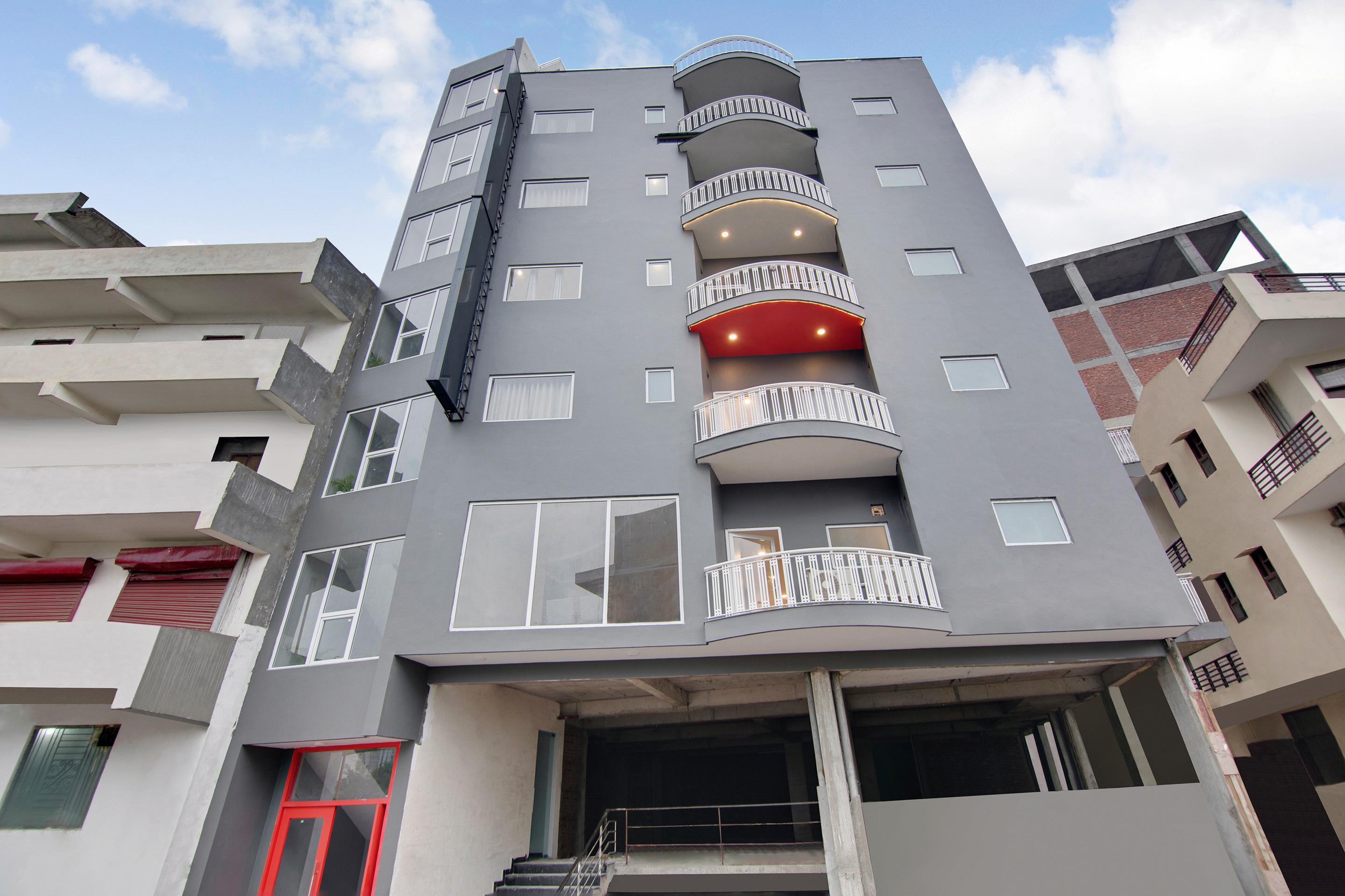 Townhouse Sector 49 Near Logix City Centre Noida Exteriör bild