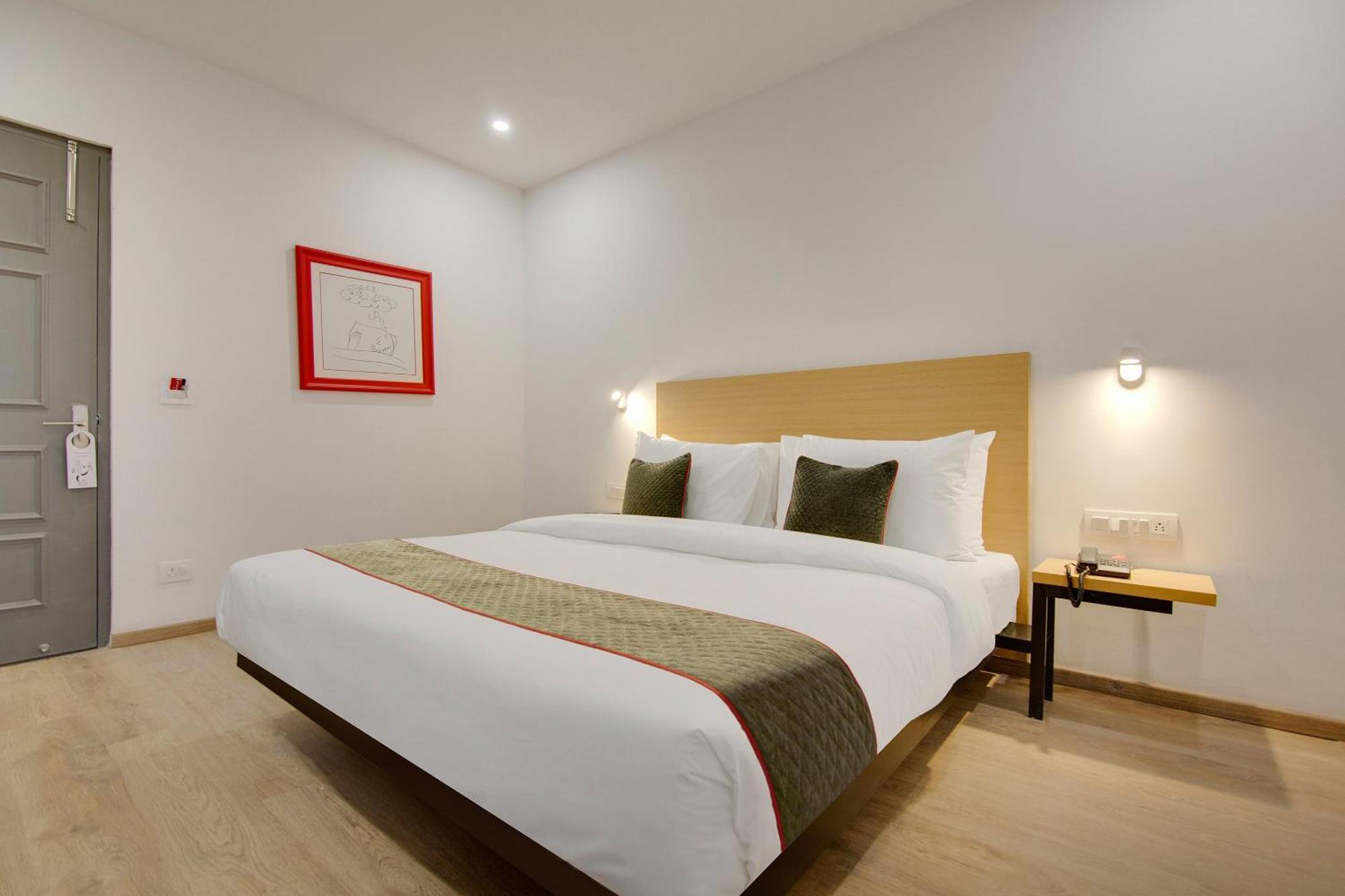 Townhouse Sector 49 Near Logix City Centre Noida Exteriör bild