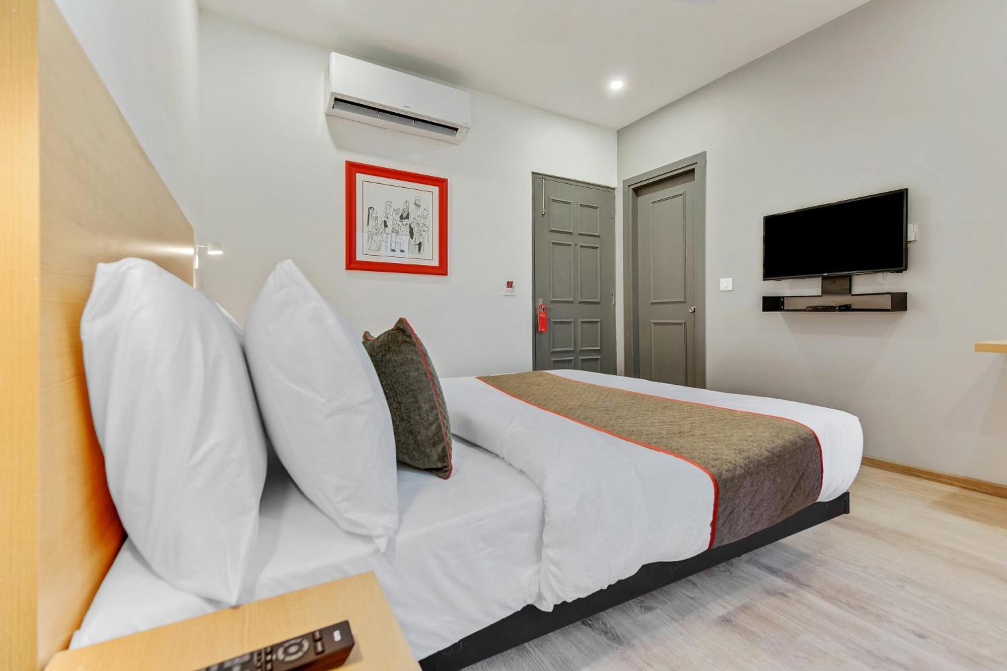Townhouse Sector 49 Near Logix City Centre Noida Exteriör bild