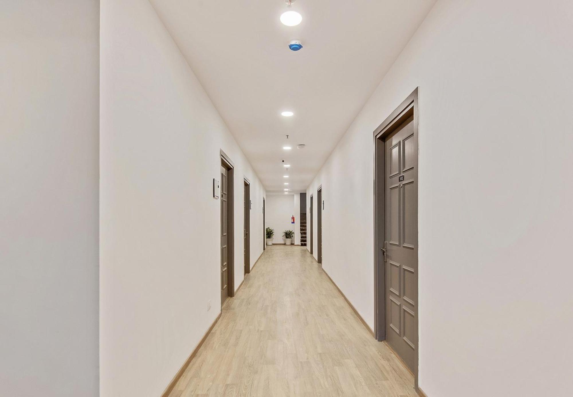 Townhouse Sector 49 Near Logix City Centre Noida Exteriör bild